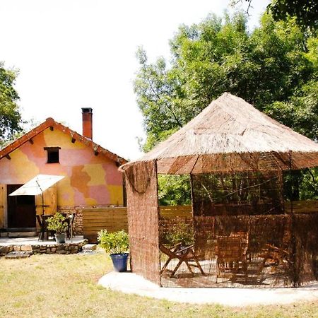 La Taniere Des Druides Vila Luzech Exterior foto