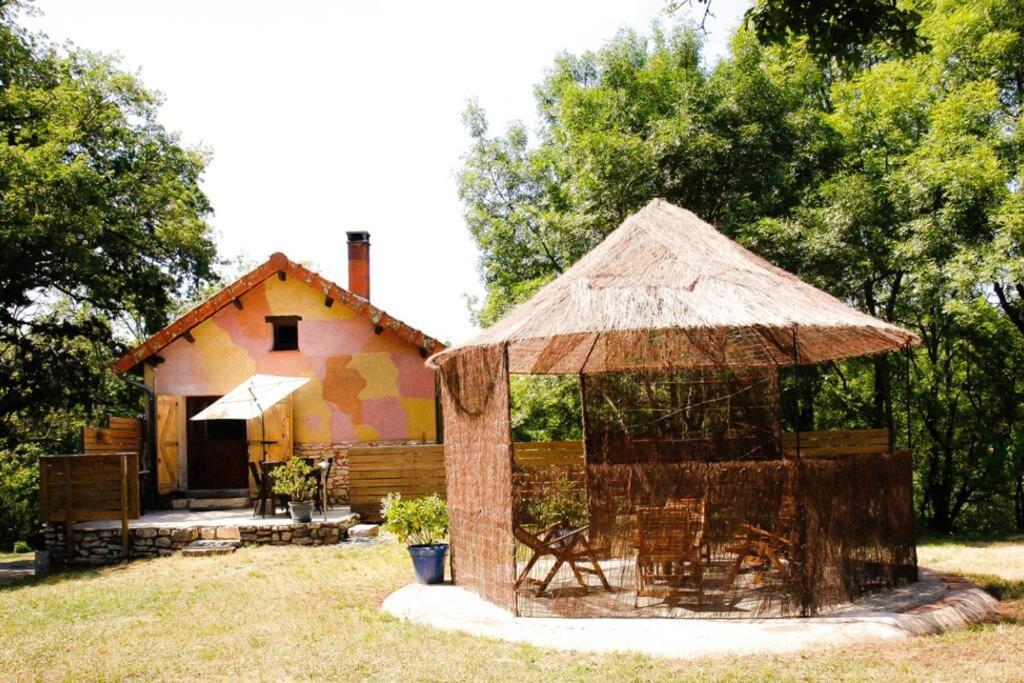 La Taniere Des Druides Vila Luzech Exterior foto