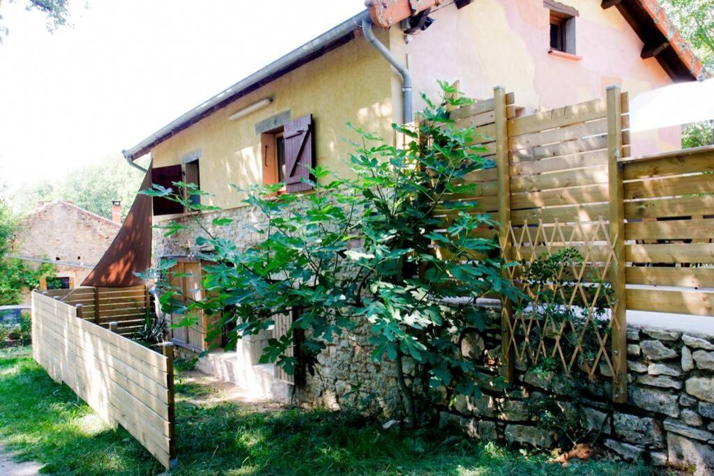 La Taniere Des Druides Vila Luzech Exterior foto